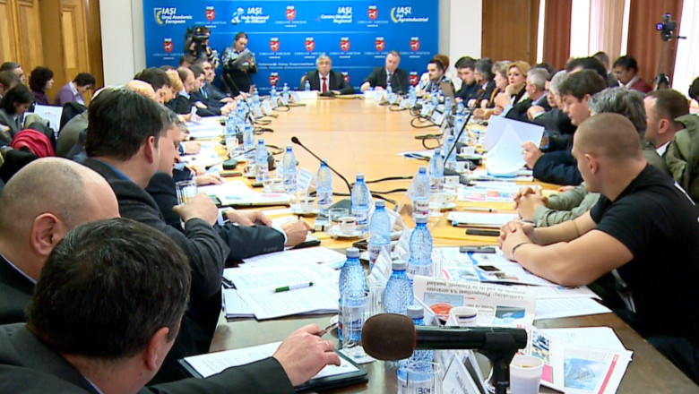 Tensiuni in sedinta de consiliu judetean la Iasi dupa ruperea USL Imagine