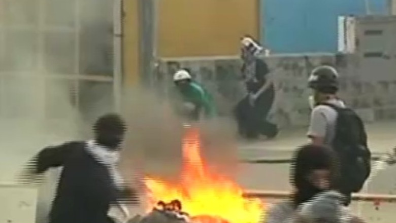 Tensiuni in Venezuela. Presedintele trimite armata pe strazi si ameninta ca va interzice CNN Imagine