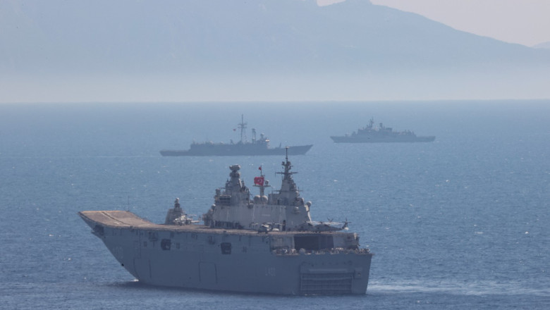 Tensiuni intre Grecia si Turcia. Marina turca a trimis nave de razboi la sud de insulele grecesti Kasos si Karpathos Imagine