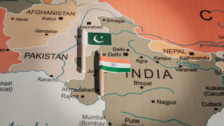 Tensiunile se amplifica intre puterile nucleare India si Pakistan dupa atacul terorist din Kashmir Imagine