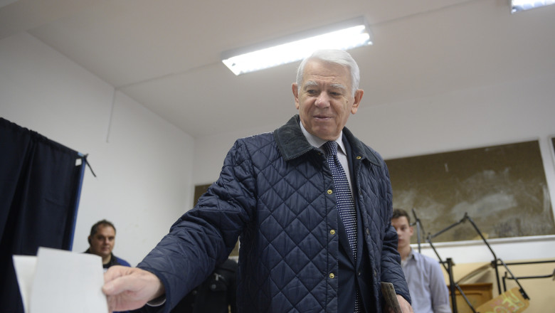 Teodor Melescanu le cere scuze romanilor care nu au putut vota Imagine