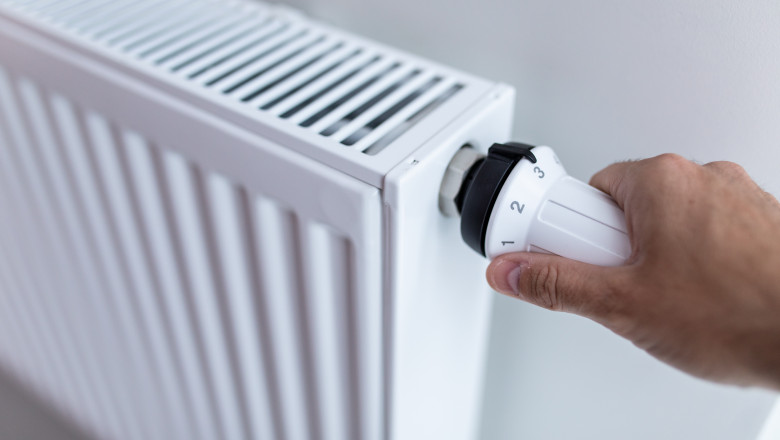 Termoenergetica incepe azi incarcarea cu apa si probele de presiune la instalatiile interioare pentru noul sezon de incalzire Imagine