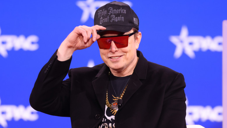 Tesla il „premiaza” pe Elon Musk cu actiuni in valoare de zeci de miliarde de dolari pentru a-l mentine la conducere: „Il va stimula” Imagine