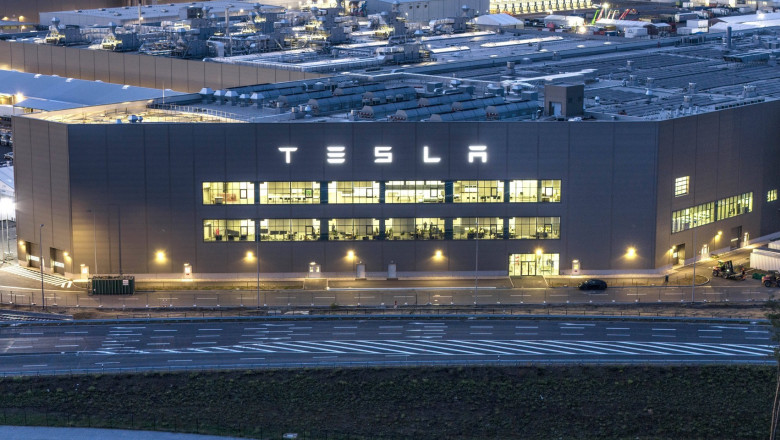 Tesla suspenda productia de masini electrice in Germania din cauza atacurilor din Marea Rosie Imagine