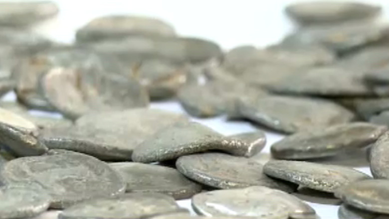 Tezaur descoperit la Cacica. Un barbat a gasit 300 de monede geto-dacice, vechi de peste 2.000 de ani Imagine