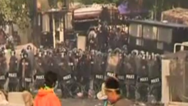 Thailanda. Protestatarii au intrat in sediul guvernului Imagine