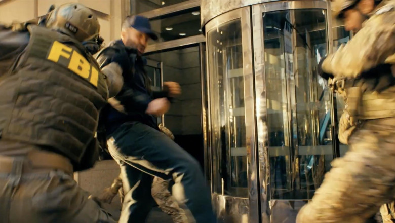 „The Beekeper”: Jason Statham se joaca de-a „John Wick vs. Statul Paralel” intr-un film facut parca special pentru fanii lui Trump Imagine