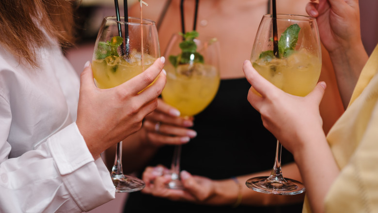 Tigarile si alcoolul vor putea fi cumparate doar cu buletinul. Vanzatorii, obligati sa verifice varsta clientilor (proiect adoptat) Imagine