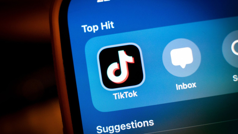 TikTok a demontat in septembrie o retea care viza audienta in limba romana, dar nu o atribuie vreunui candidat la prezidentiale Imagine