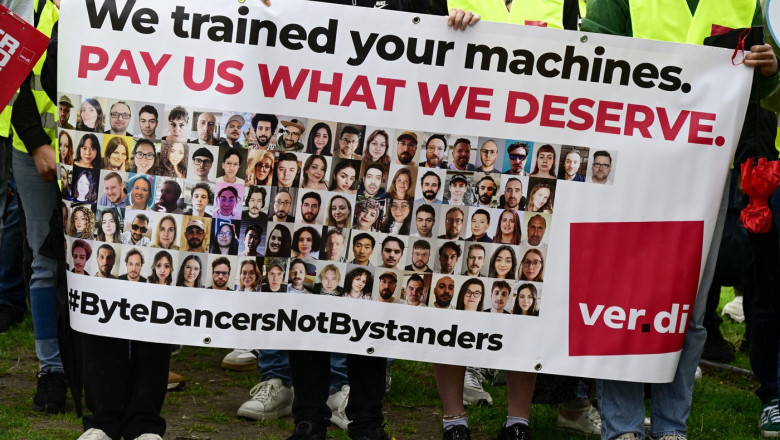 TikTok concediaza echipa de moderare din Germania si o inlocuieste cu AI. Angajatii intra in greva Imagine