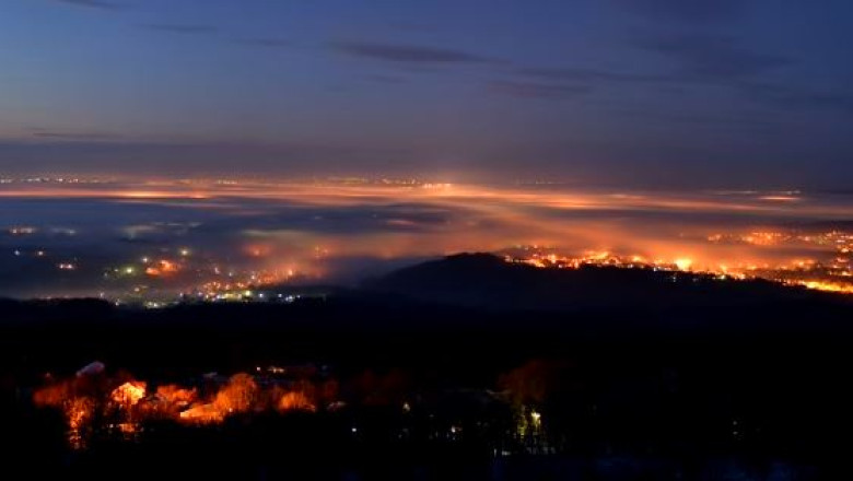 TIMELAPSE. Cand ceata si seara se lasa peste Iasi Imagine