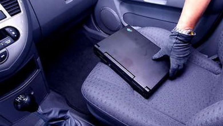 TIMIS. Furturi din masini prin "metoda telecomenzii". In ultima luna au fost raportate 44 de cazuri Imagine