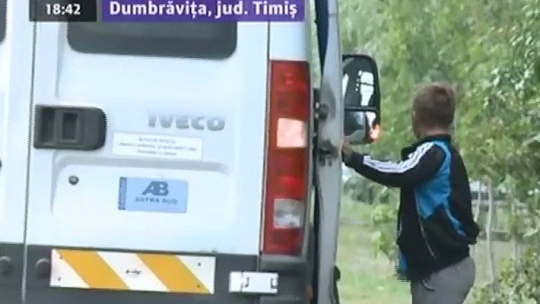 Timis: microbuze scolare putine si vechi Imagine