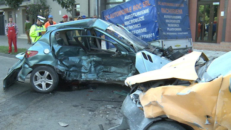 Timisoara. Accident cu descarcerare Imagine
