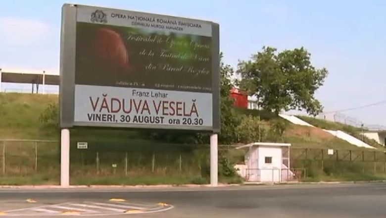 Timisoara: cinema in aer liber, pe un ecran gigant, langa stadion. Filmele, urmarite si din masina! Imagine