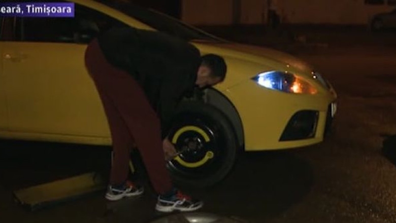 Timisoara: groapa nesemnalizata, masini avariate Imagine