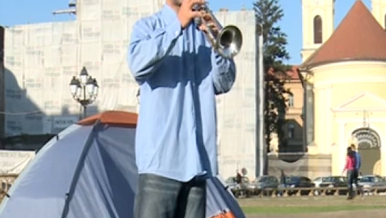 TIMISOARA. Manifestantii impotriva proiectului Rosia Montana s-au mutat la cort, in Piata Unirii Imagine