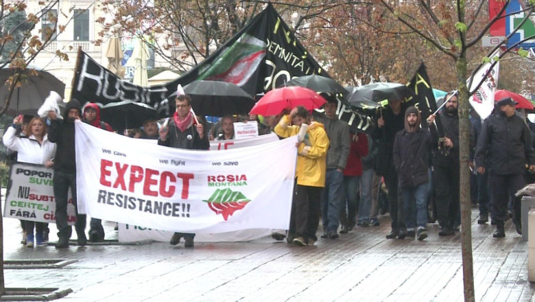 Timisoara: mars, pe ploaie, impotriva proiectului Rosia Montana Imagine