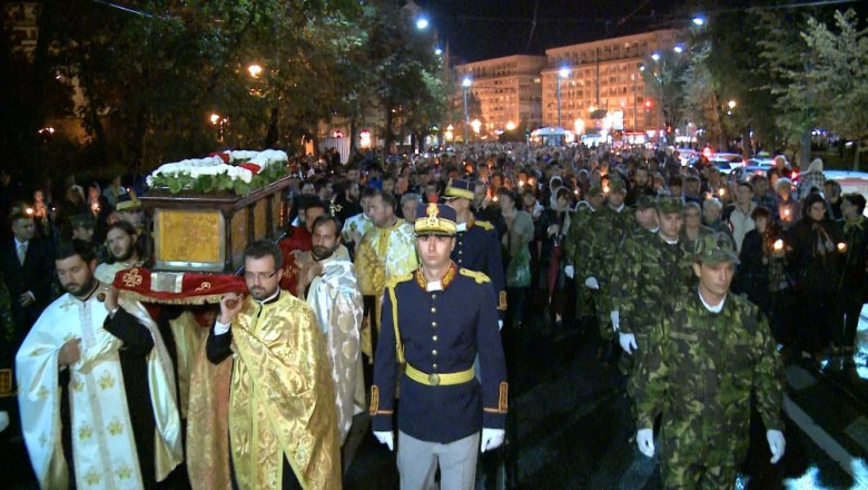 Timisoara: mii de oameni la procesiunea cu moastele Sfantului Iosif cel Nou de la Partos Imagine