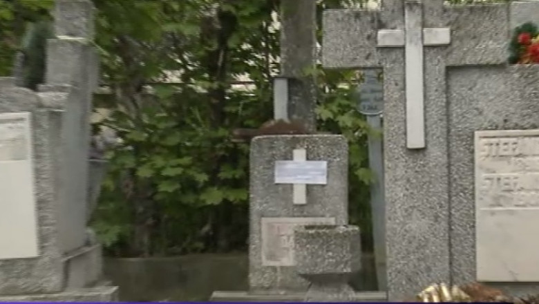 Timisoara. Somatii de plata pe crucile din cimitir Imagine