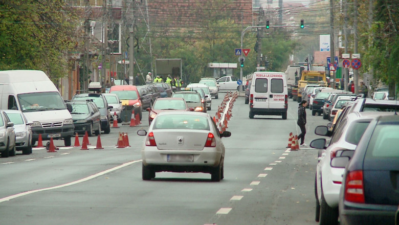Timisoara: strada proaspat asfaltata, trotuarele au fost insa uitate? Imagine
