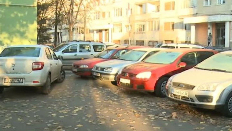 Timisoara - sufocata de masini. O parcare intreaga, blocata de doi soferi Imagine
