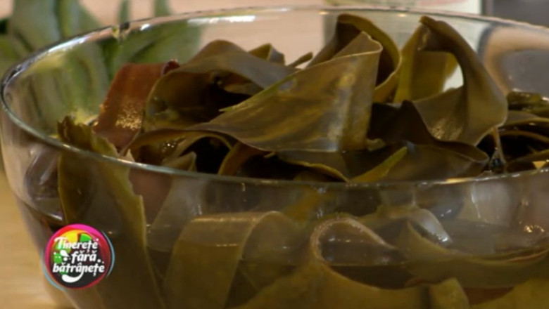 TINERETE FARA BATRANETE. Tratament cu alge si argila impotriva celulitei Imagine