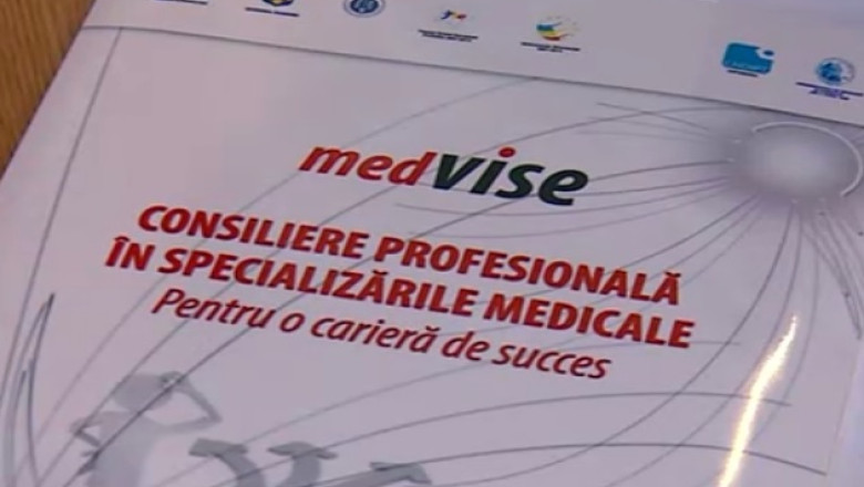 Tinerii medici, sfatuiti sa ramana in tara Imagine