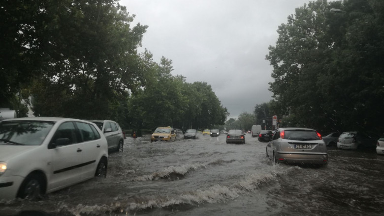 Toate scolile din Constanta vor fi inchise miercuri. Un ciclon loveste sud-estul Romaniei: risc de inundatii majore Imagine