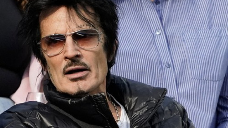 Tommy Lee, fostul sot al Pamelei Anderson, este acuzat ca a agresat sexual o femeie in timpul unui zbor cu elicopterul Imagine