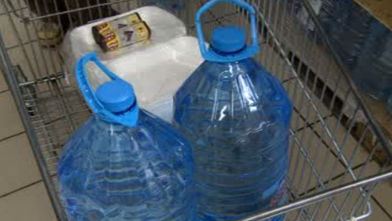 Tone de apa imbuteliata au fost retrase de la vanzare din supermarketuri Imagine