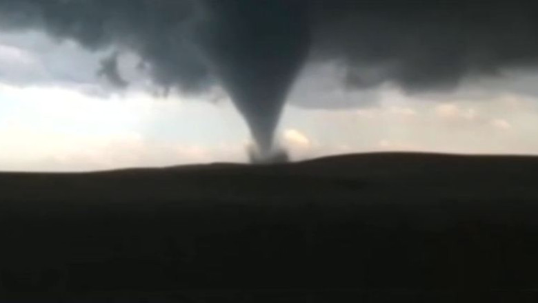 Tornade si inundatii in SUA. In Dakota de Nord, o furtuna violenta a distrus un parc de rulote Imagine
