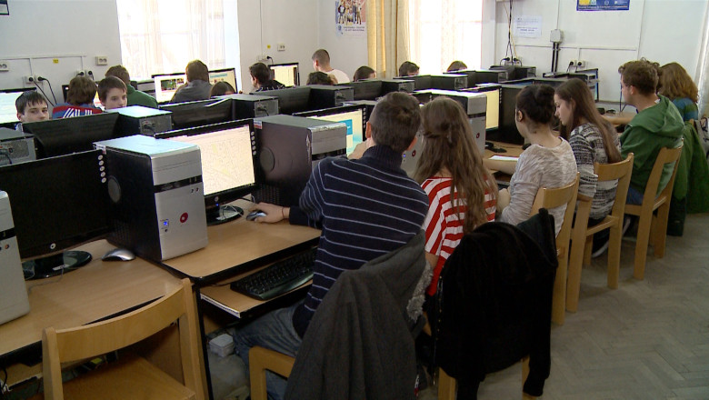 Tot mai multi elevi din Bihor dau testul Cambridge de limba engleza ca sa studieze in strainatate Imagine