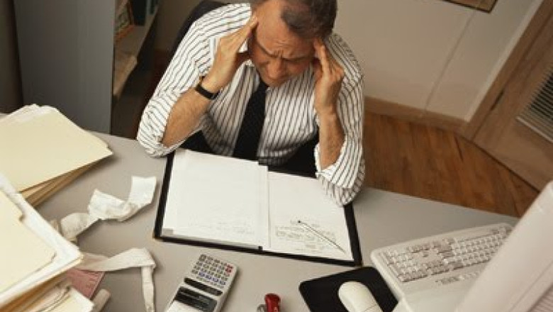 Tot mai multi romani se simt agresati la locul de munca Imagine