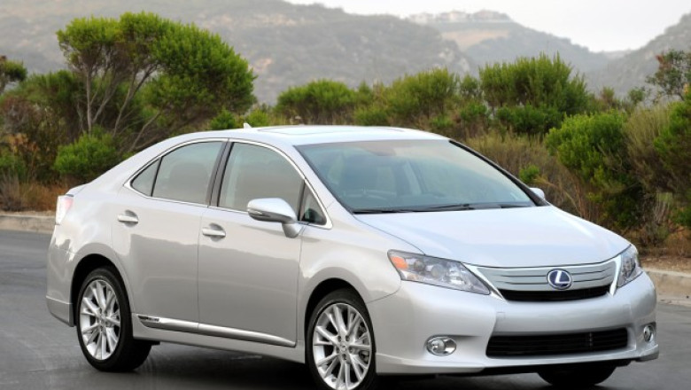 Toyota recheama in service 240.000 de automobile. Sunt vizate modelele hibrid Prius si Lexus Imagine