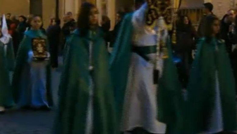 Traditii de Paste. Spaniolii nu merg la biserica in noaptea Invierii Imagine