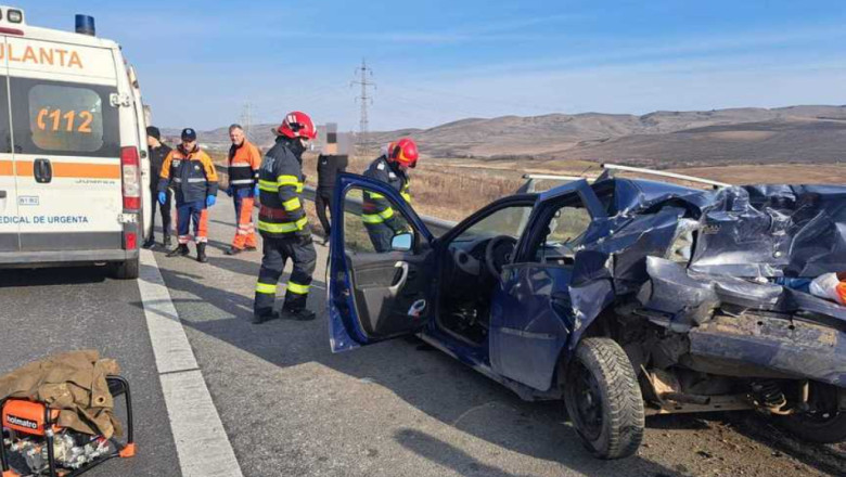 Trafic blocat pe A10, in judetul Alba: Accident grav intre un autoturism si o autoutilitara Imagine