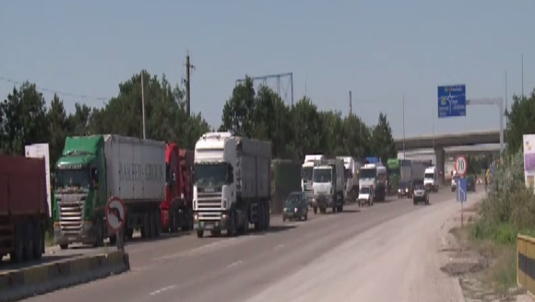 Trafic de cosmar pe drumul spre Poarta 9 Imagine