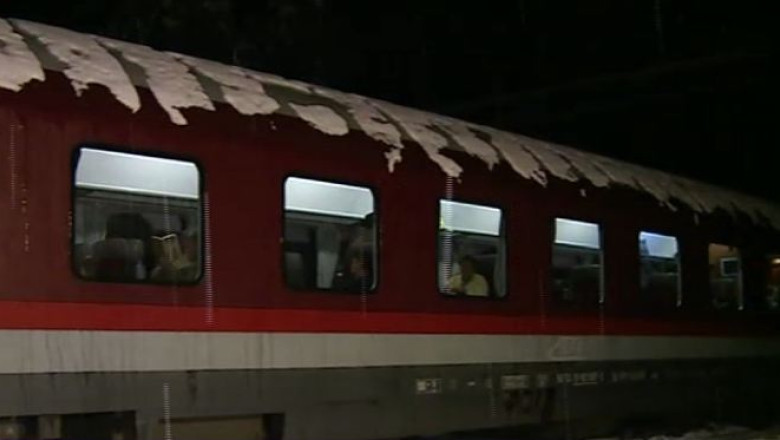 Trafic feroviar blocat pe ruta Bistrita-Ludus, dupa ce un TIR s-a rasturnat pe calea ferata Imagine