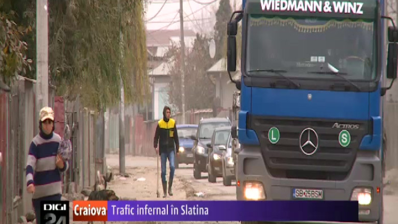 Trafic infernal in Slatina Imagine