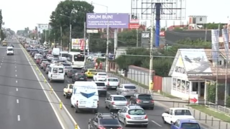Trafic ingreunat pe DN1, in localitatea Otopeni, in urma unui accident rutier Imagine