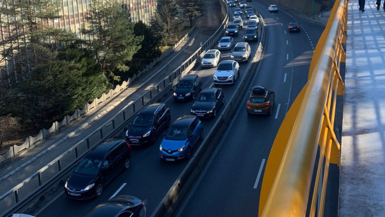 Trafic ingreunat pe Valea Prahovei. Infotrafic: „Verificati cu mare atentie traseul”. Rute alternative pentru soferi Imagine