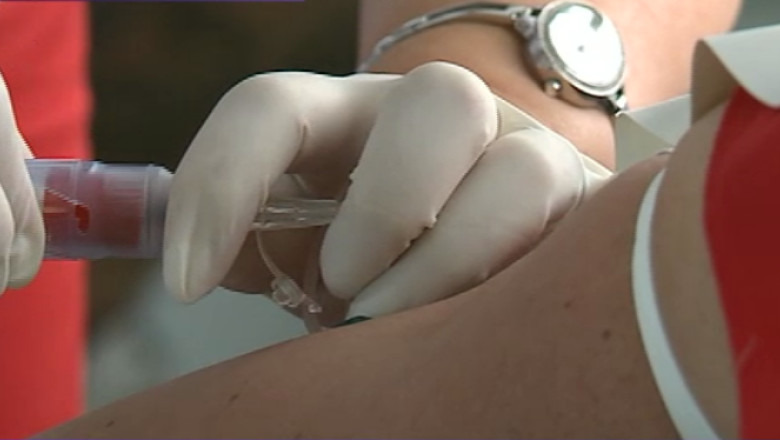 Trafic la centrul de transfuzii cu cei mai multi donatori. Asistentele vindeau sange cu 50-100 de lei fiola Imagine