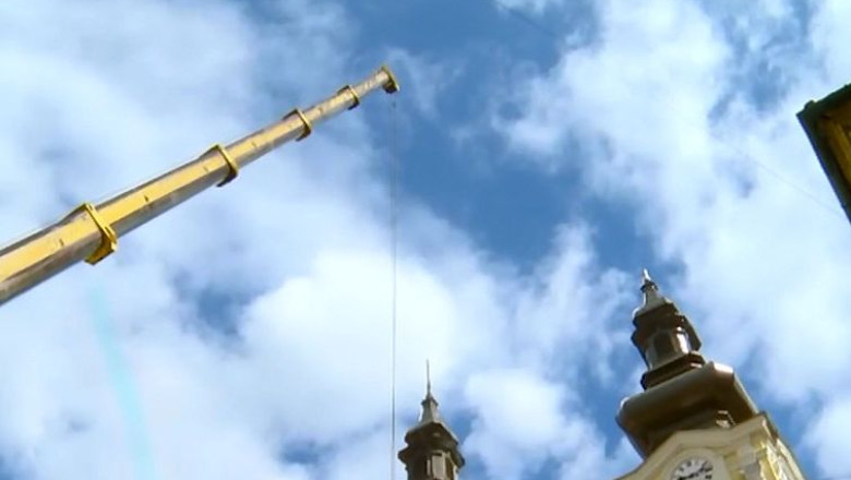 Trafic perturbat, in centrul Timisoarei, din cauza unei cruci Imagine