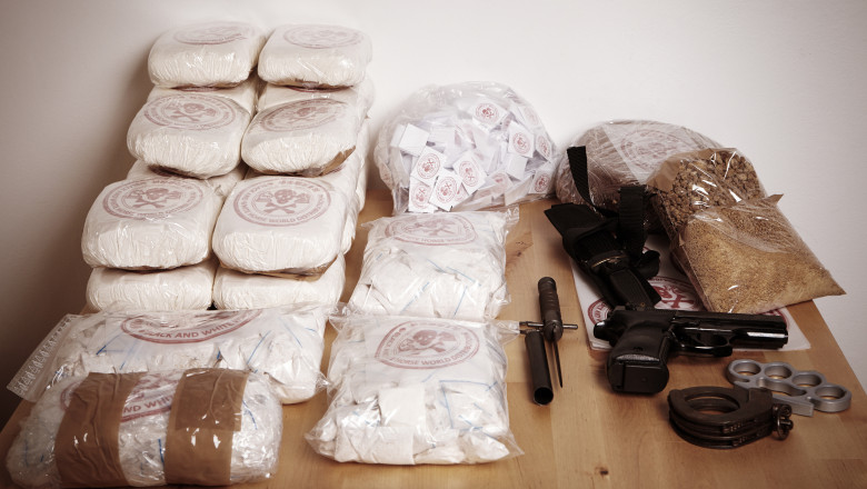 Traficant de droguri din Bucuresti, jefuit de doi alti dealeri. Victima a sunat la politie pentru a cere ajutorul Imagine