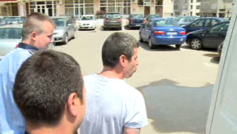 Traficant de persoane, retinut. Barbatul este acuzat ca trafica minore cu varste intre 14 si 17 ani Imagine