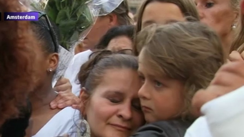 Tragedia aviatica din Ucraina. Alte doua avioane cu 74 de sicrie vor ajunge astazi in Olanda Imagine