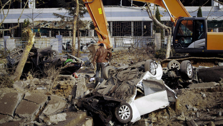 Tragedie in China. Cel putin 35 de oameni au murit dupa ce o conducta de petrol a explodat Imagine