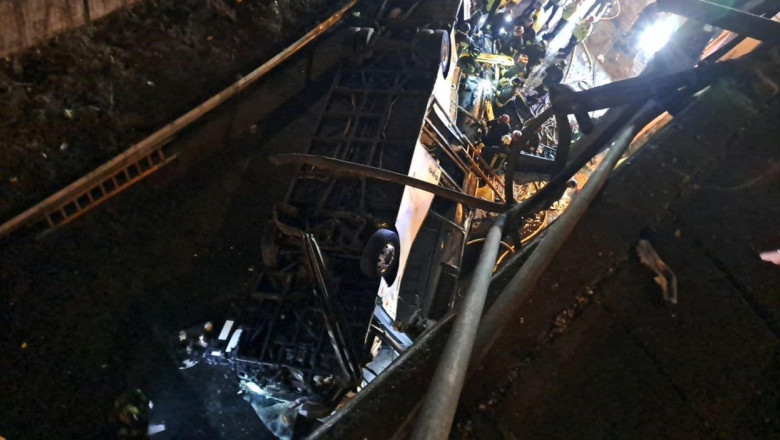 Tragedie in Venetia. Un autocar a cazut de pe un pod si a luat foc. Cel putin 21 de morti. MAE: Nu sunt romani printre pasageri Imagine