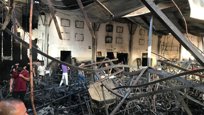 Tragedie la o nunta din Irak. 100 de morti si 150 de raniti dupa un incendiu, sala a luat foc din cauza artificiilor folosite Imagine